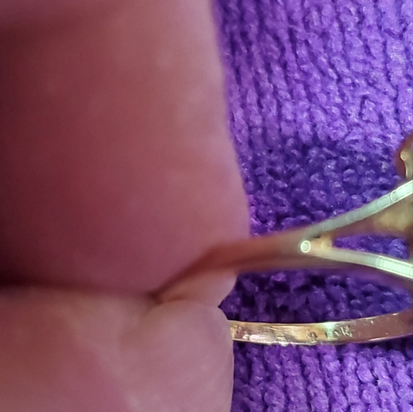 10kg gold Amethyst, Diamond chips Ring - Picture 5 of 8